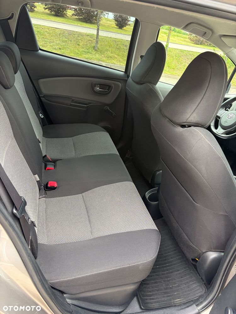 Toyota Yaris - 10