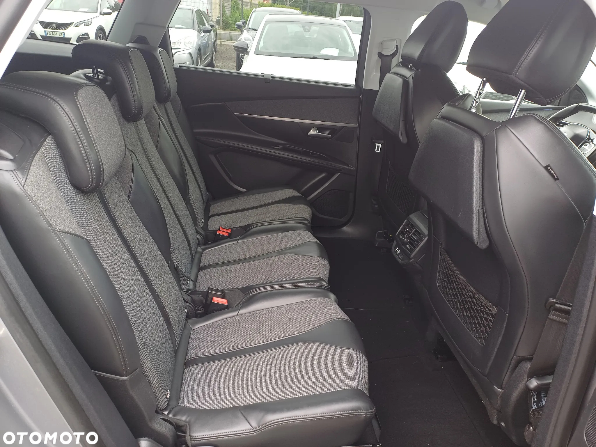 Peugeot 5008 1.2 PureTech Allure S&S - 11