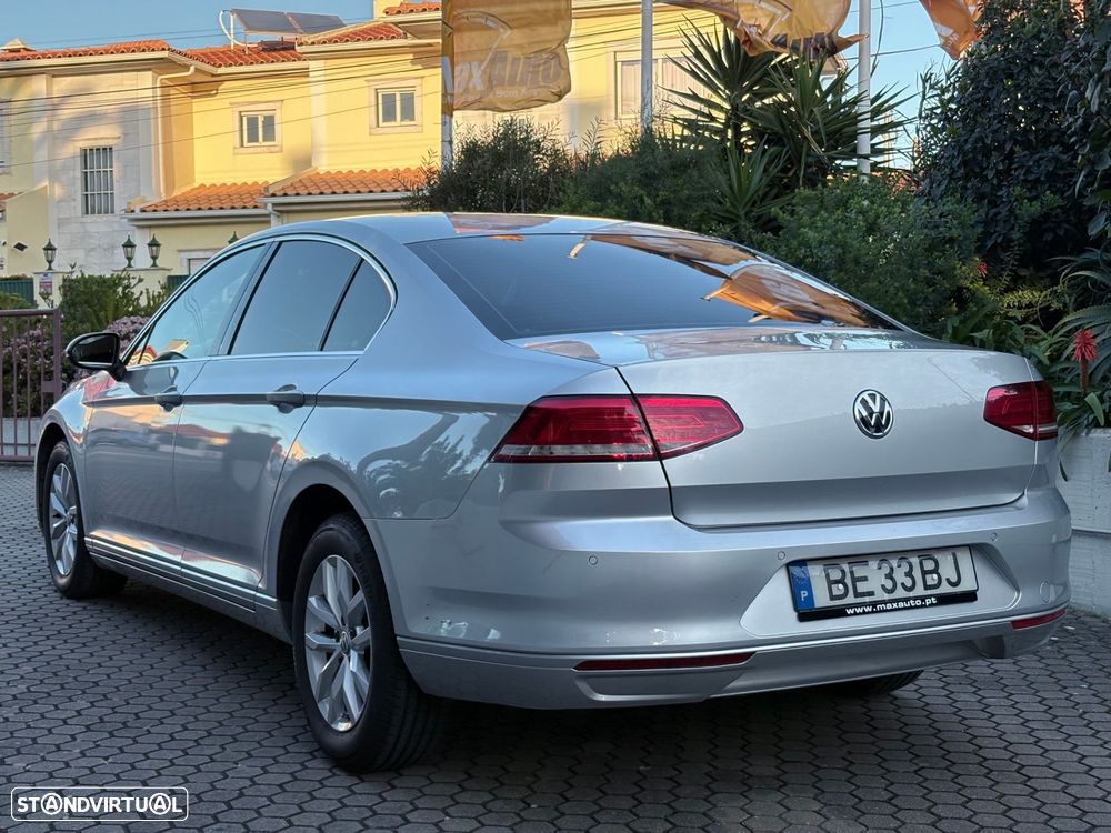 VW Passat 2.0 TDI Confortline DSG - 24