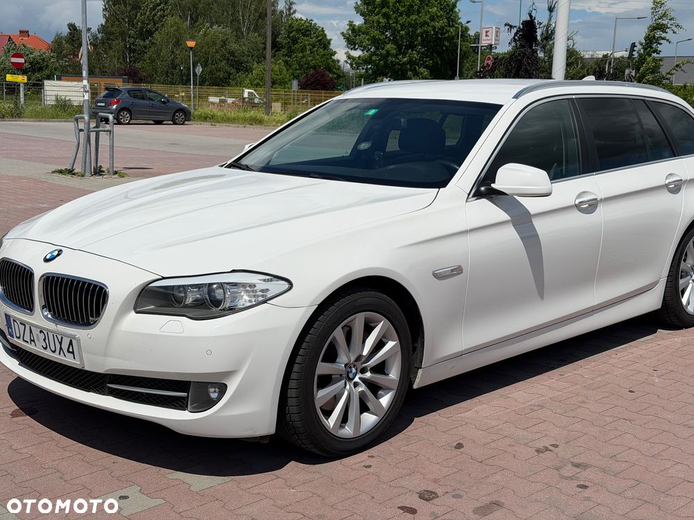 BMW Seria 5 528i Luxury Line - 1