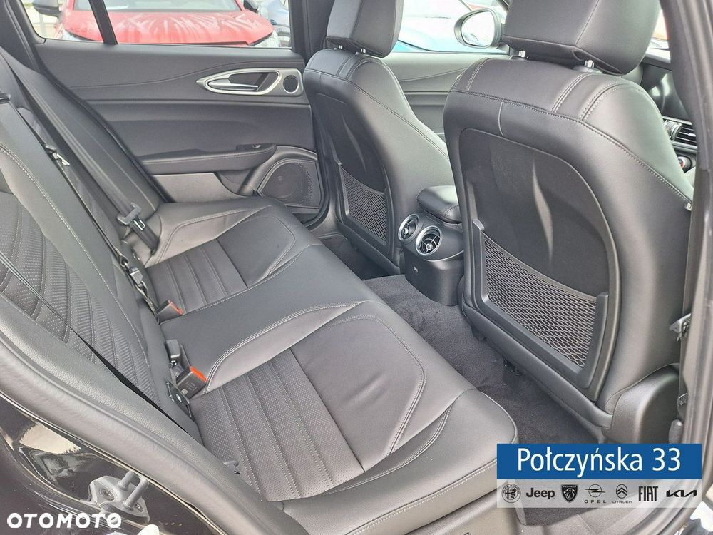 Alfa Romeo Giulia - 39