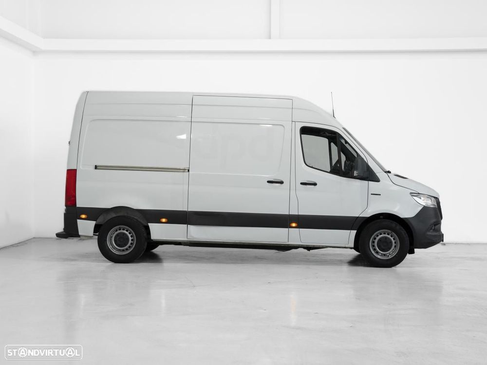 Mercedes-Benz E-SPRINTER - 2