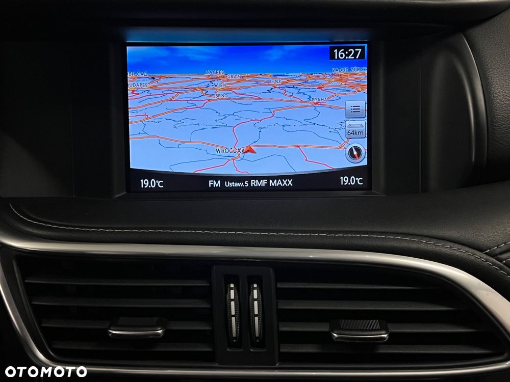 Infiniti Q30 1.6t Premium 7DCT - 34