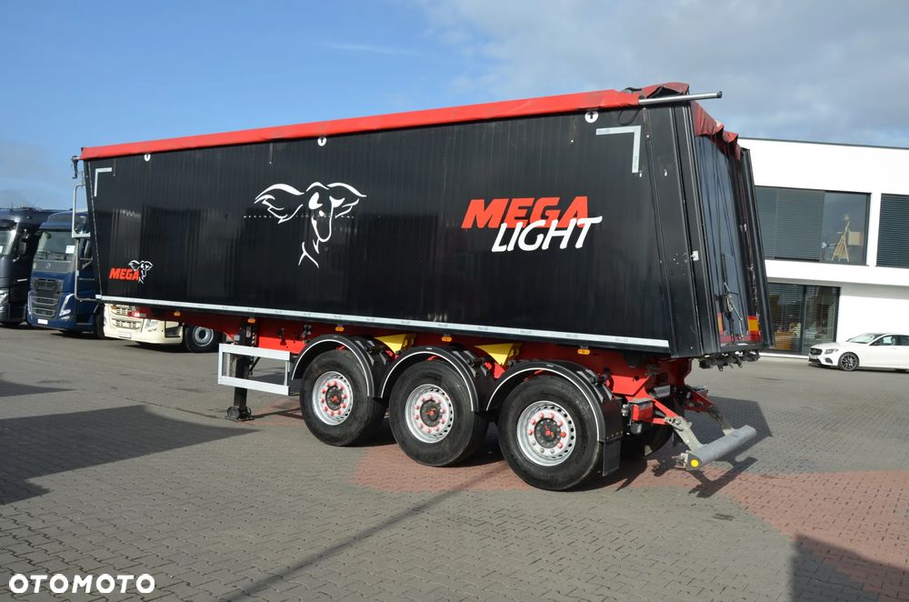 Mega LIGHT / BENALU / WYWROTKA ALU 44 m3 / 12.2023r / OŚ POD. / 5880kg / SAF / 0807 - 4