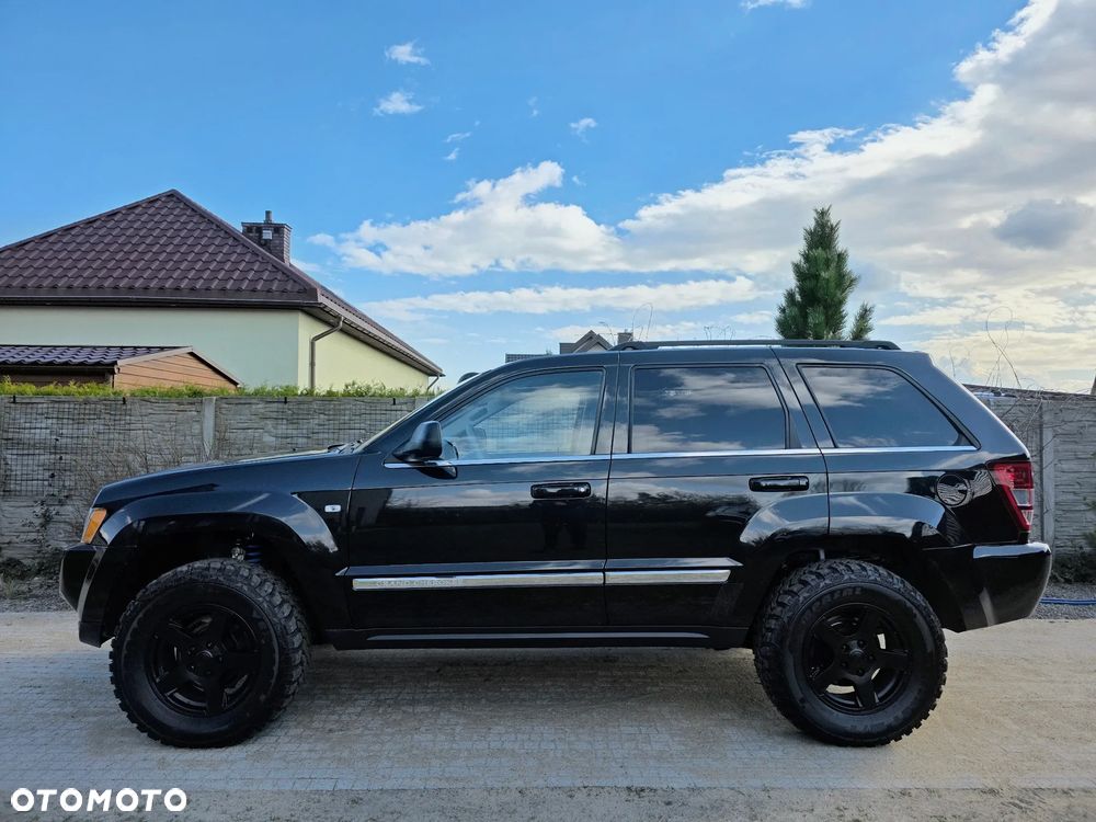 Jeep Grand Cherokee - 21