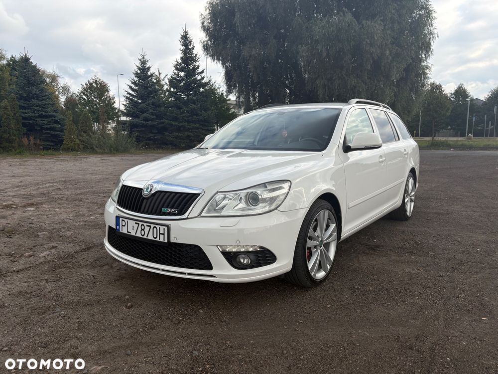 Skoda Octavia Combi 2.0 TDI CR DPF DSG RS - 1