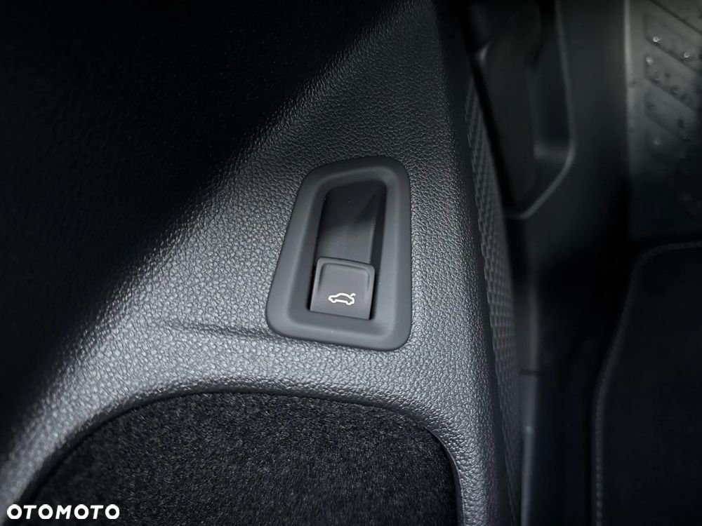 Volkswagen Golf 1.5 eTSI OPF DSG Life - 25