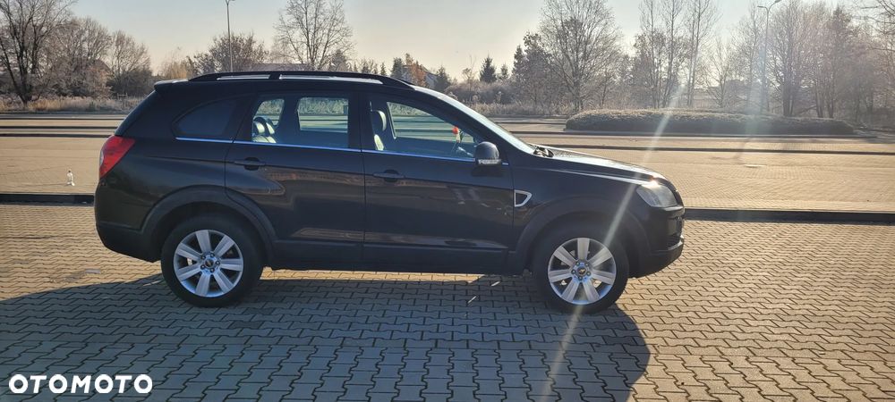 Chevrolet Captiva 2.0 4WD 7 Sitzer Automatik LT Exclusive - 2