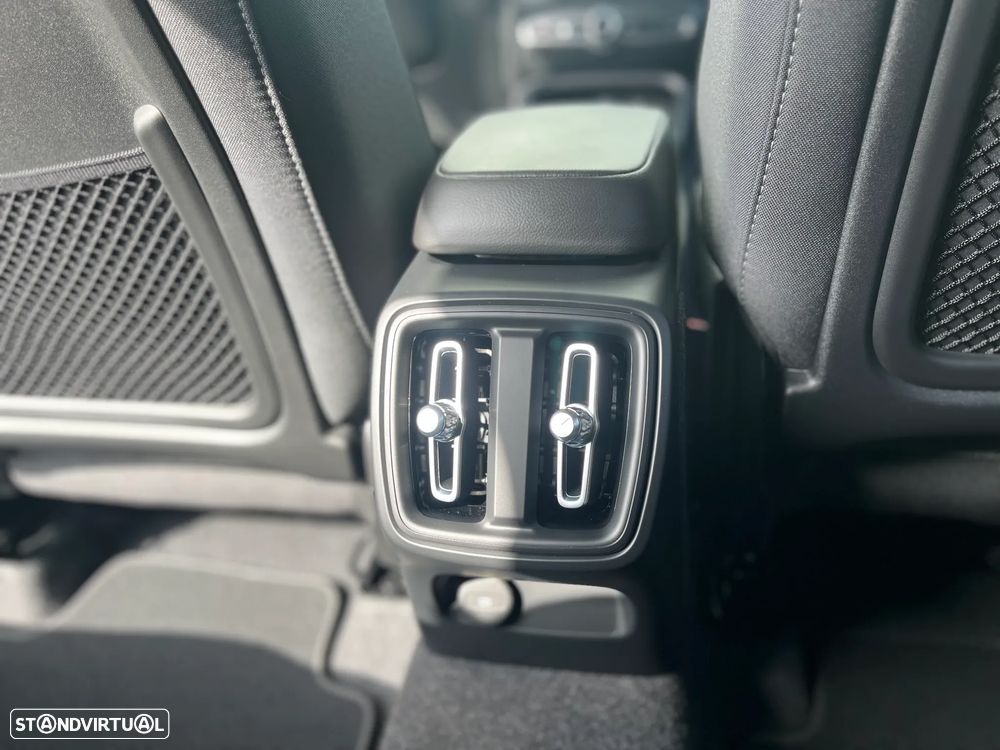 Volvo XC 40 2.0 B3 Core - 19