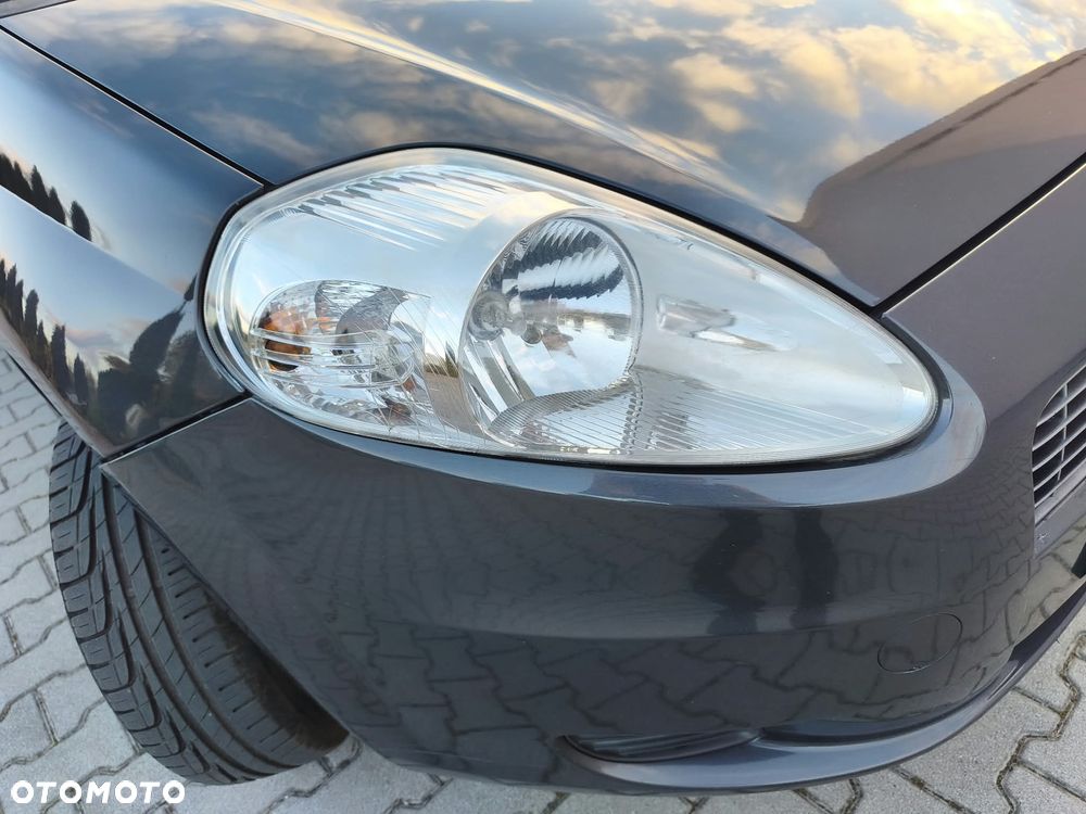 Fiat Grande Punto 2009 photo 4