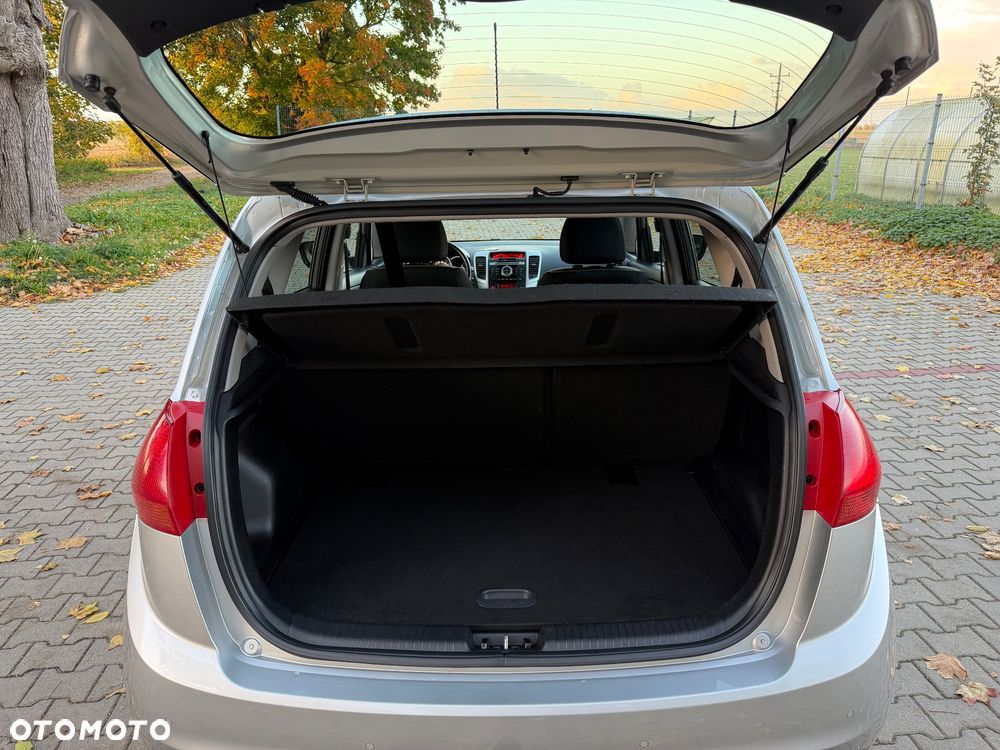 Kia Venga - 21