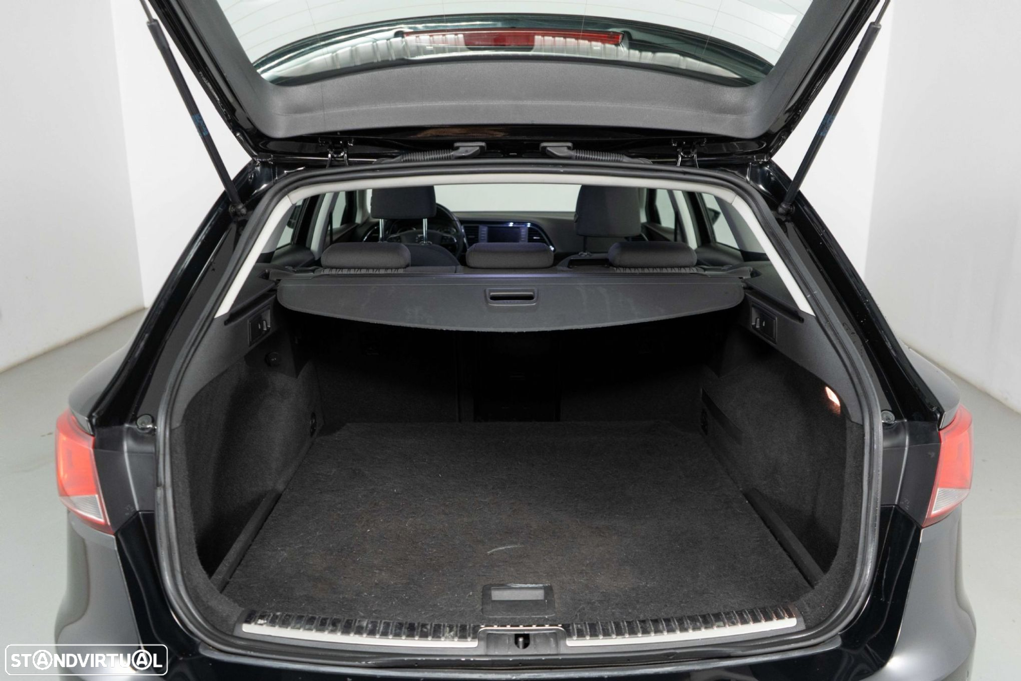 SEAT Leon ST 1.6 TDI Reference Ecomotive - 12