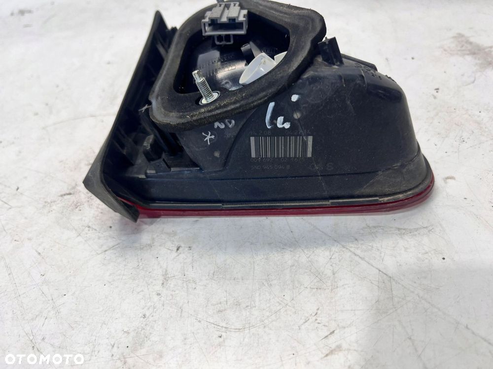 LAMPA PRAWY TYŁ Z KLAPY VW TIGUAN 5N0945094B - 8