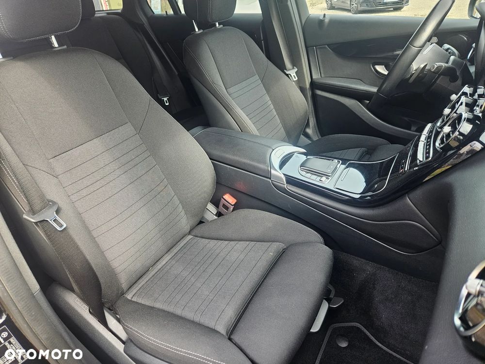 Mercedes-Benz GLC 300 e 4-Matic - 21