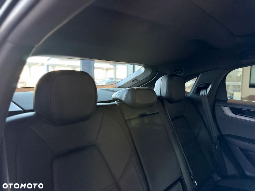 Porsche Cayenne E-Hybrid PHEV Black Edition - 37
