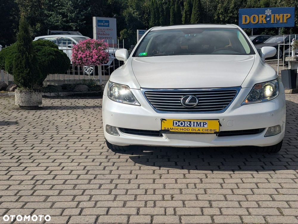 Lexus LS 460 AWD - 22