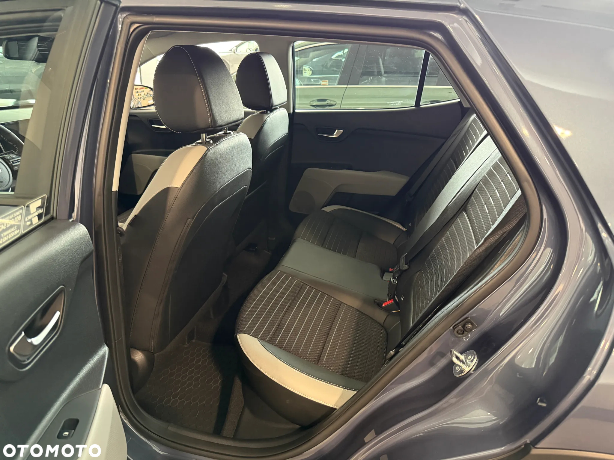 Kia Stonic 1.2 L - 13