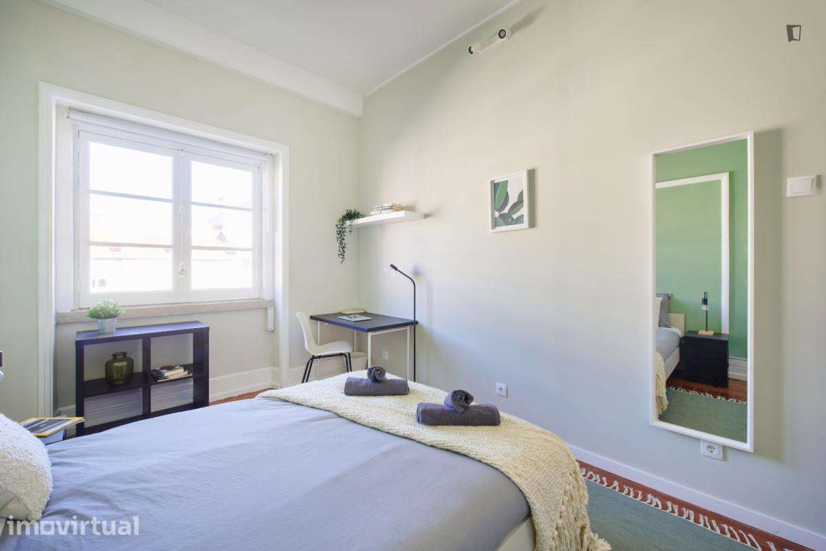 Quarto - localizado em Marquês de Pombal Lisbon - Grande imagem: 3/55