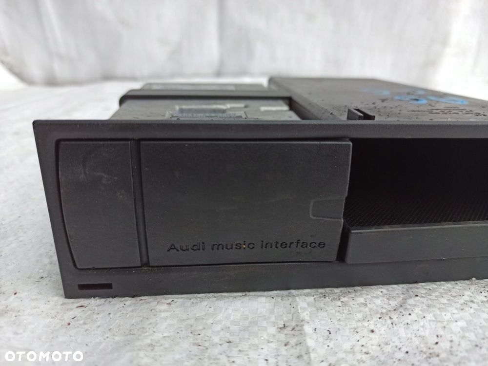 AUDI A6 A8 MUSIC INTERFACE AMI MMI 4E0035785D - 3