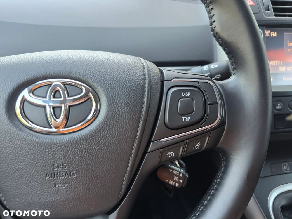 Toyota Verso - 30