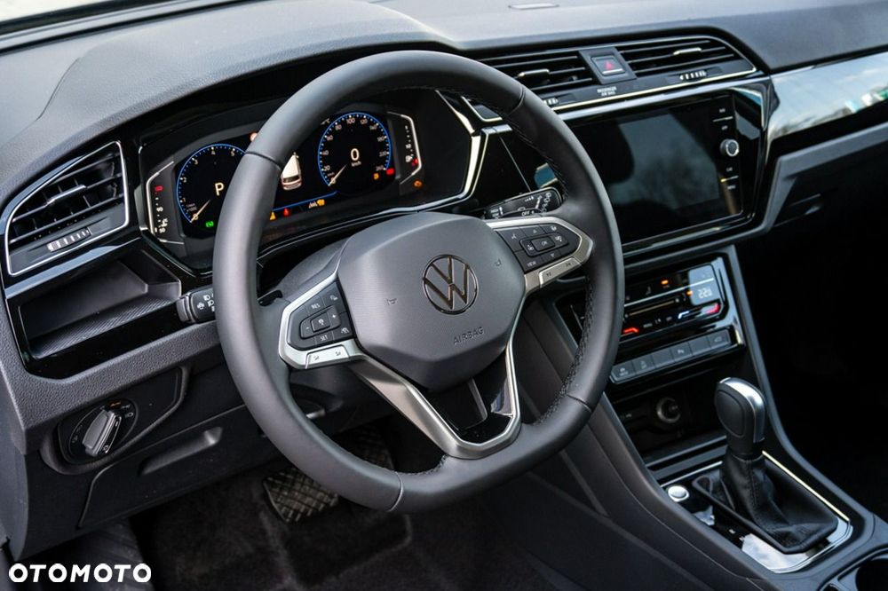 Volkswagen Touran - 21