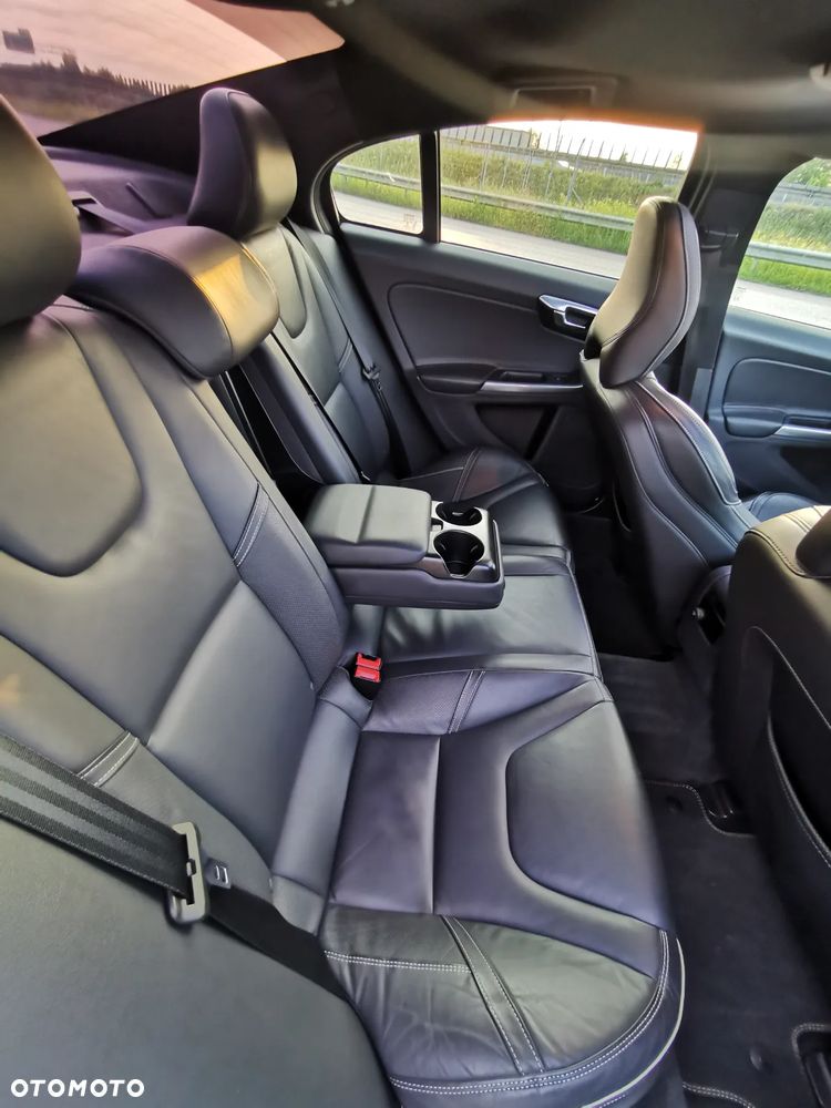 Volvo S60 T5 Geartronic RDesign - 23