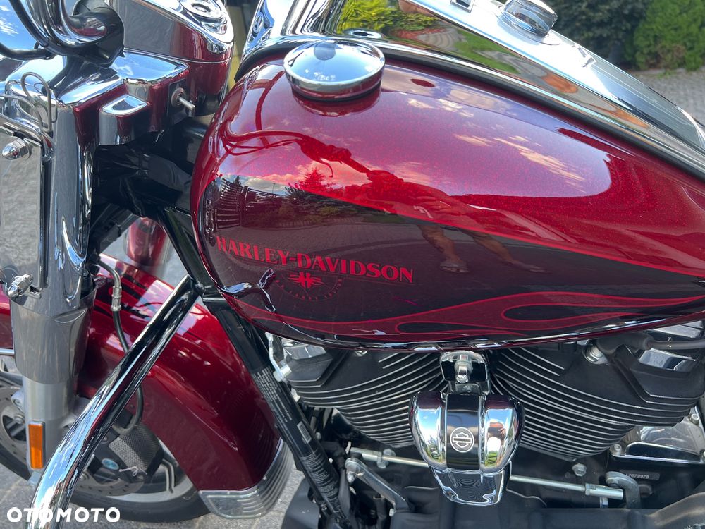 Harley-Davidson Touring Road King - 23