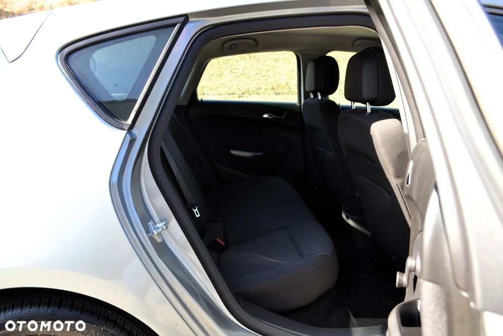 Opel Astra 1.4 Enjoy - 12