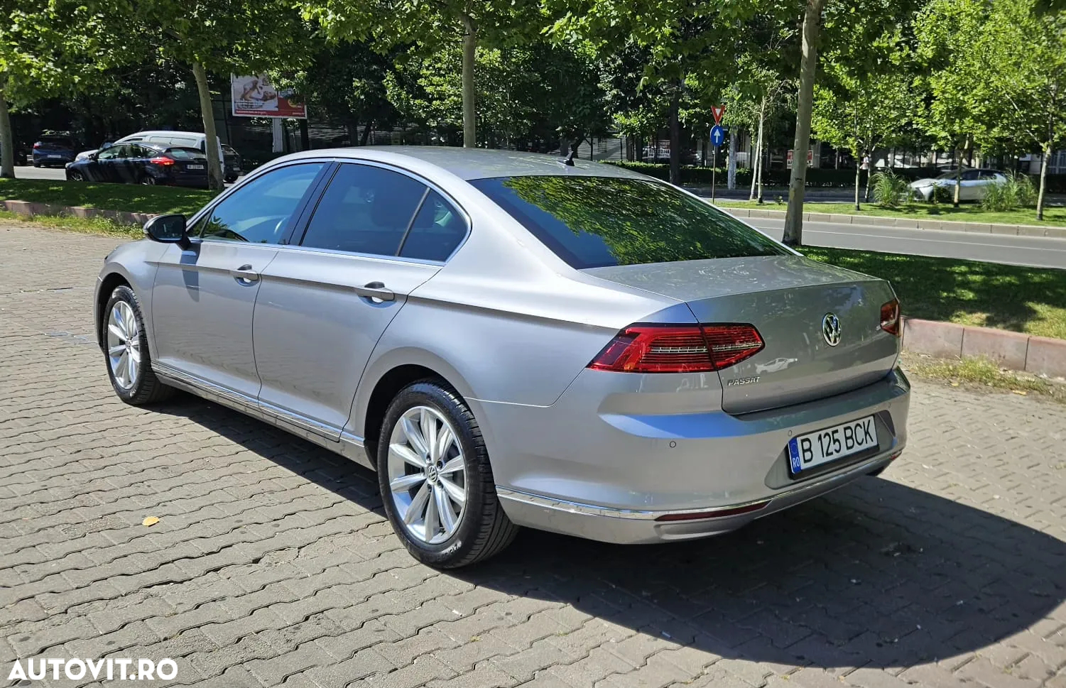 Volkswagen Passat 1.6 TDI (BlueMotion Technology) DSG Comfortline - 4