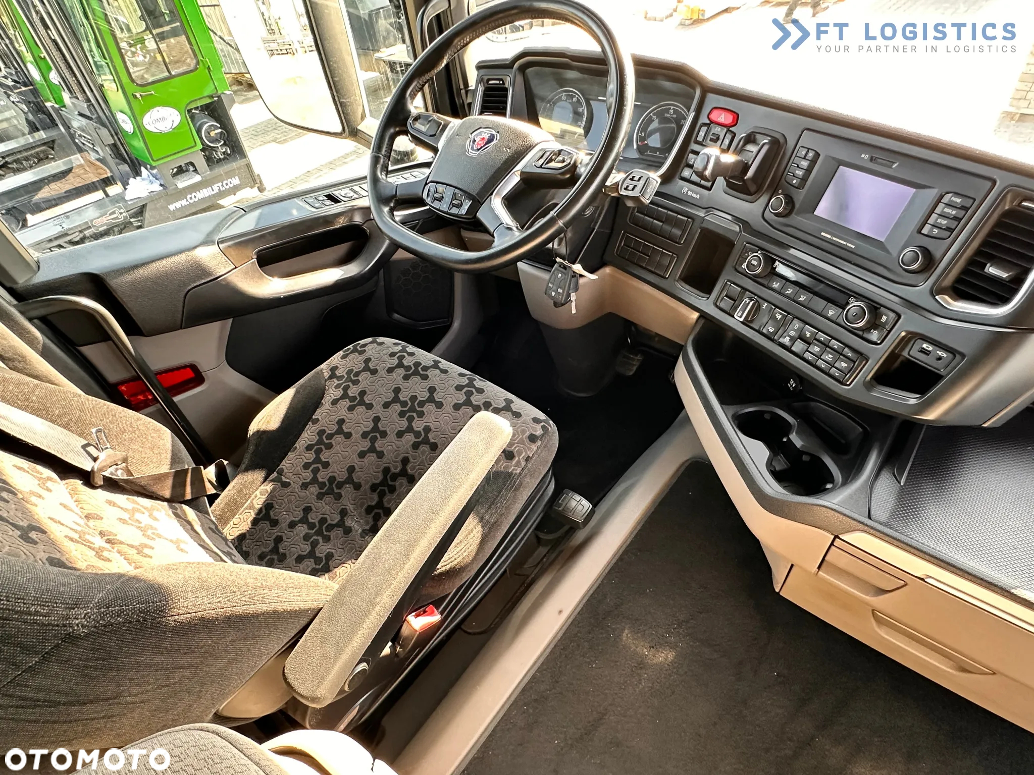 Scania R500 / MICHELIN / LODÓWKA / PODUSZKI PRZÓD + TYŁ / DWA ŁÓŻKA / FULL SPOJLER / RETARDER / LED - 38