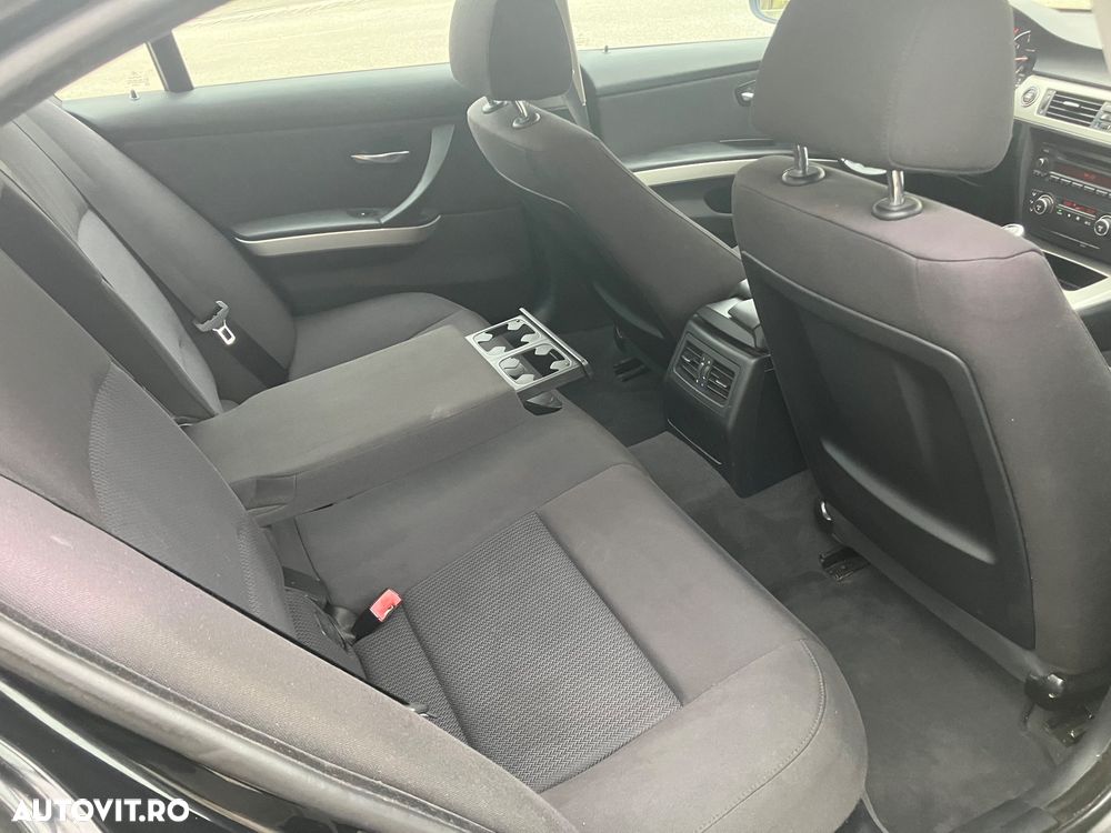 BMW Seria 3 318i - 10