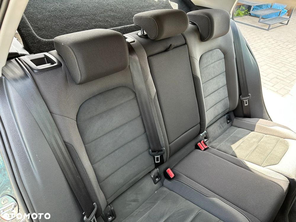 Volkswagen Golf - 25