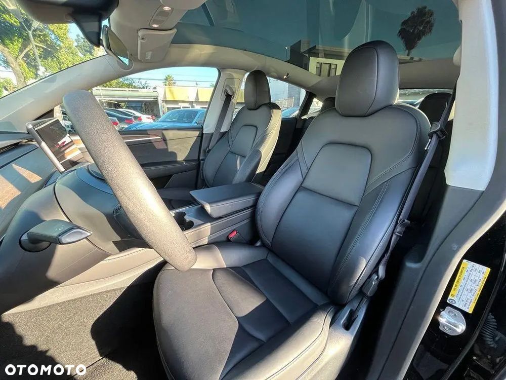Tesla Model Y Performance Dual Motor AWD - 7