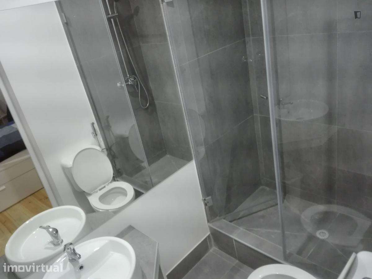 Quarto - localizado em Saldanha Lisbon - Grande imagem: 4/9