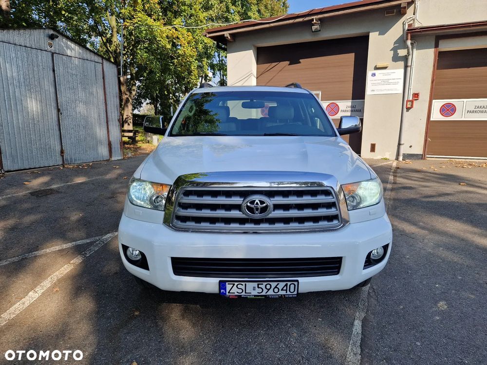Toyota Sequoia - 22