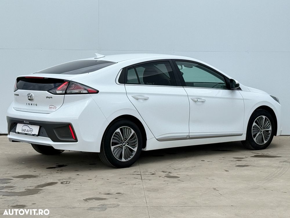 Hyundai IONIQ - 21