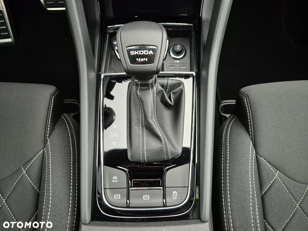 Skoda Karoq 2.0 TDI SCR 4x4 Sportline DSG - 35