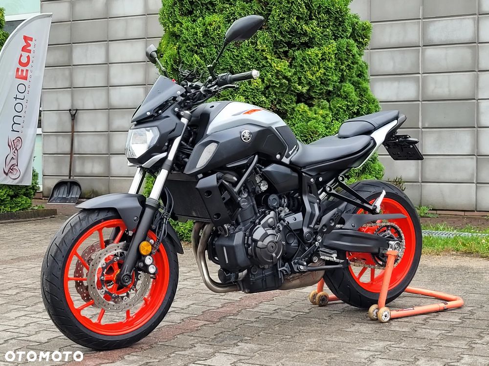 Yamaha MT - 2