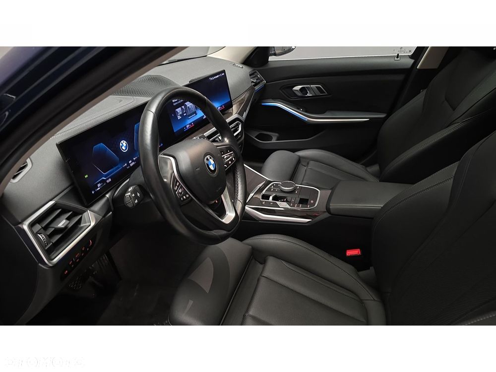 BMW Seria 3 320d xDrive - 16