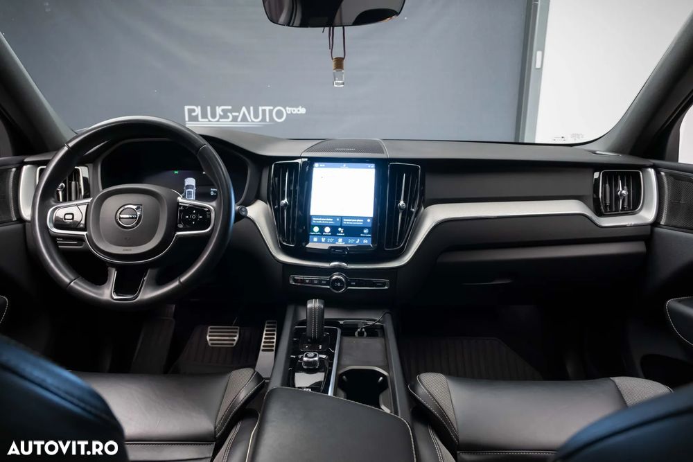 Volvo XC 60 B6 MHEV AT8 AWD R-Design - 32