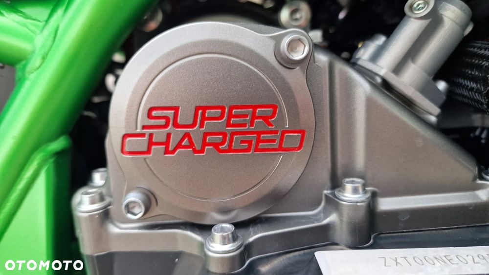 Kawasaki H2 - 11