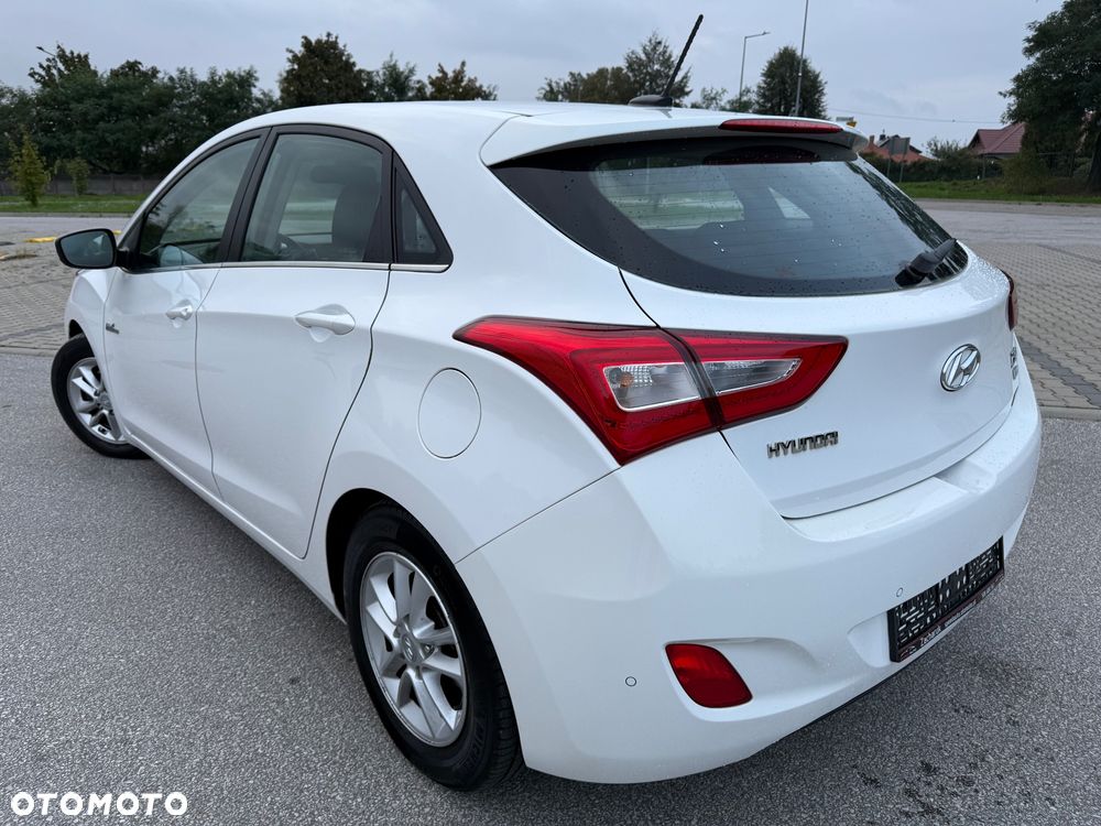 Hyundai i30 blue 1.6 GDI YES Gold - 11