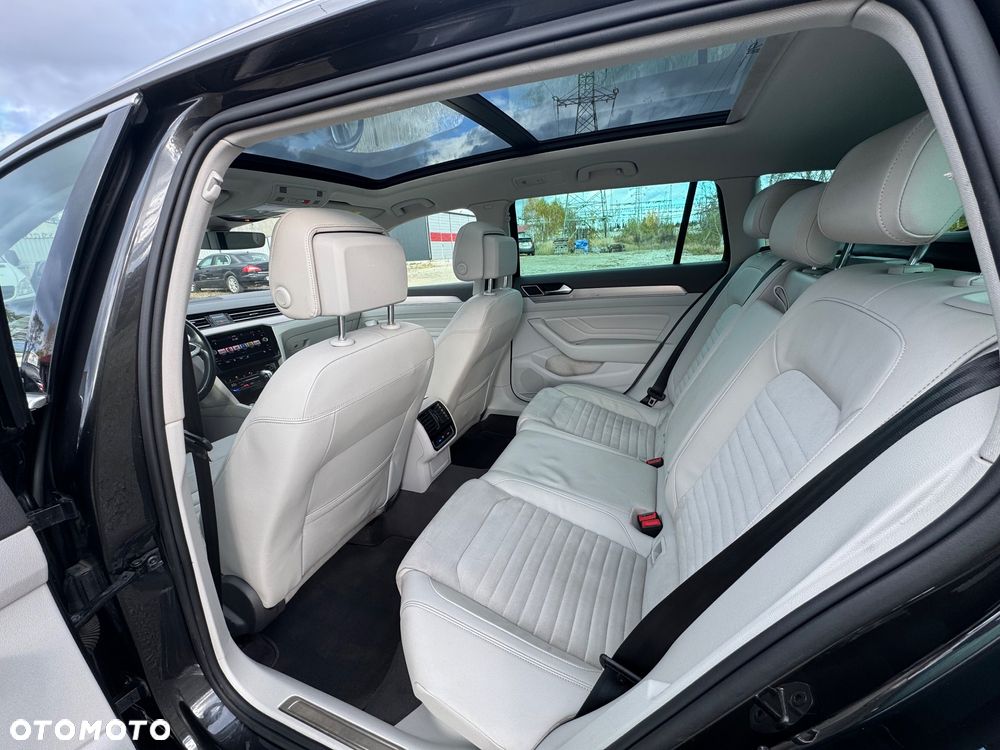 Volkswagen Passat Variant 2.0 TDI SCR DSG Highline - 16
