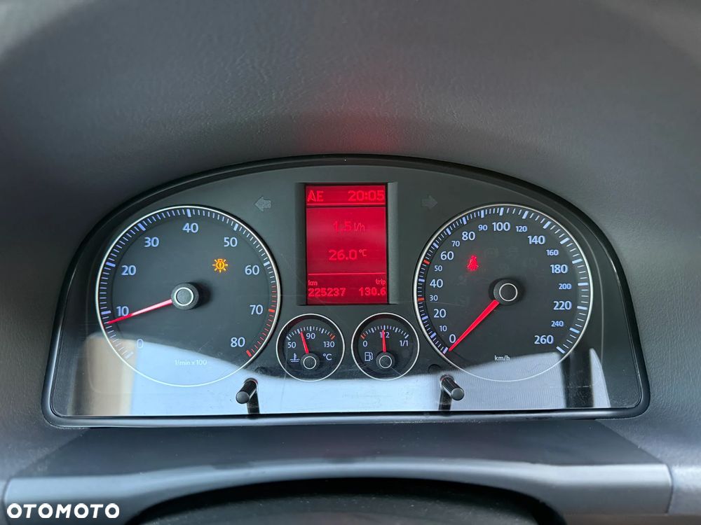 Volkswagen Touran - 9