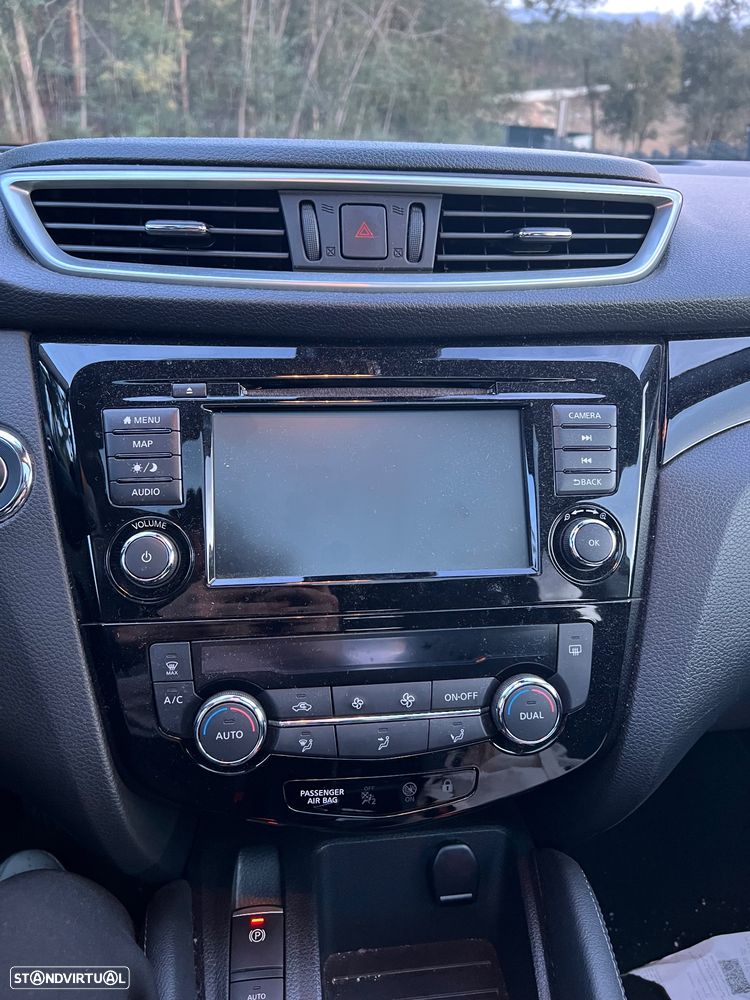 Nissan Qashqai 1.3 DIG-T N-Connecta J18 - 21