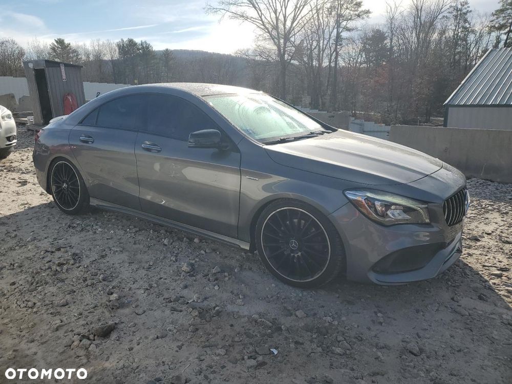 Mercedes-Benz CLA 250 4Matic 7G-DCT AMG Line - 6