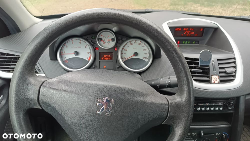 Peugeot 207 1.4 16V Presence - 11