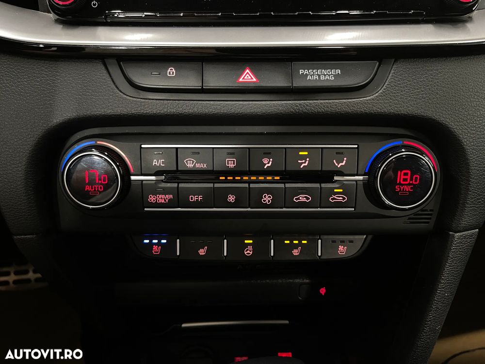 Kia Ceed 1.6 GDI DCT OPF Platinum - 19