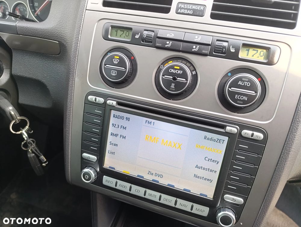 Volkswagen Touran - 28