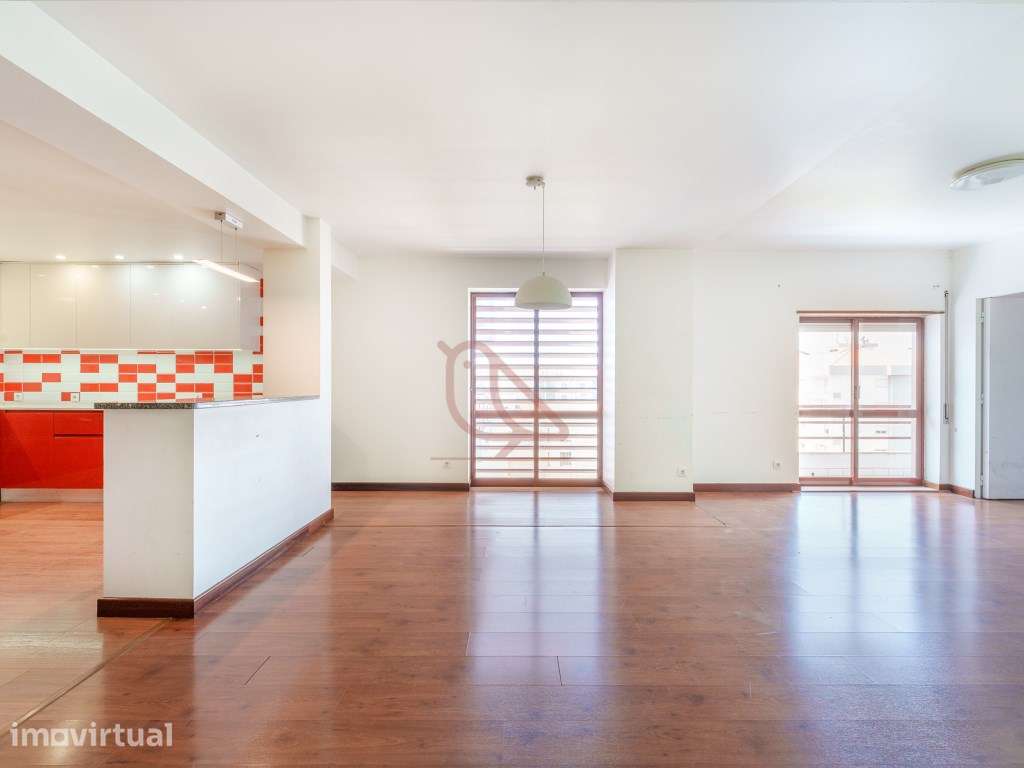 Apartamento T3 / Centro da Cidade de Fátima - Grande imagem: 4/56